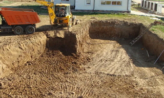 Рытье котлованов под фундамент в щербинке – цена от 2546 руб. за м3 | ИП Садыков В. Р.